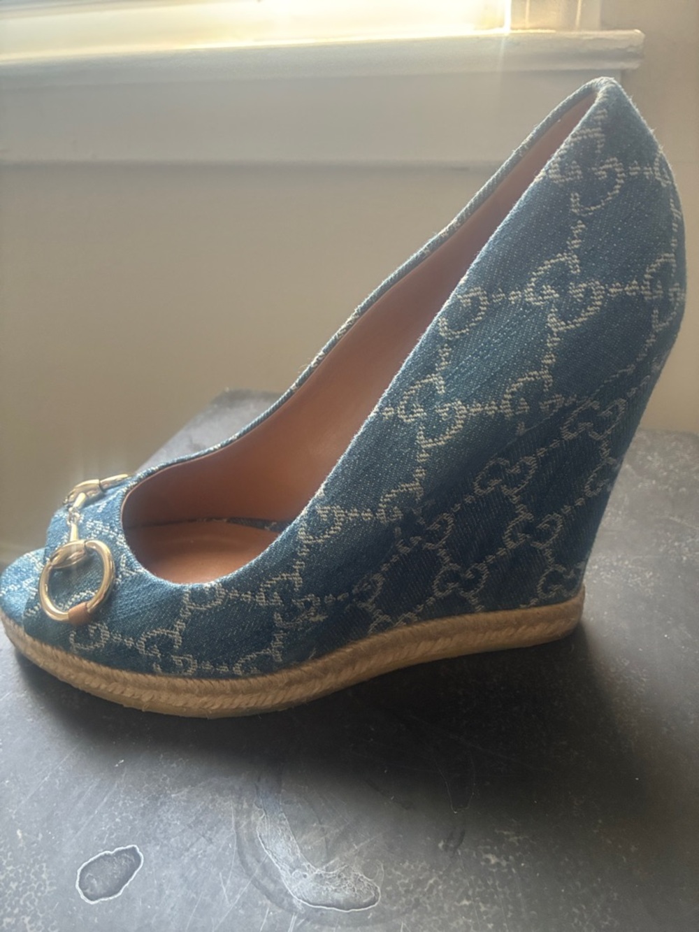 Gucci GG Monogram Peep Toe Blue Denim Horsebit Espadrille Wedges 39 Vintage - Picture 4 of 13
